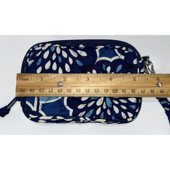 Vera Bradley Front Zip Wristlet in Petal Splash EUC Blue White Zip Wallet Pouch - Picture 11 of 13